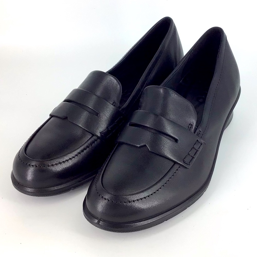 SOLD - NIB - ECCO Felicia Women’s Leather Penny Loafer Shoe Size EU 35 US 4-4.5